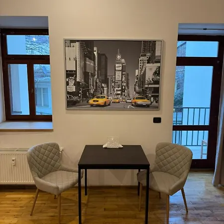 Cosy With Terrace Near Florenc Апартаменты
