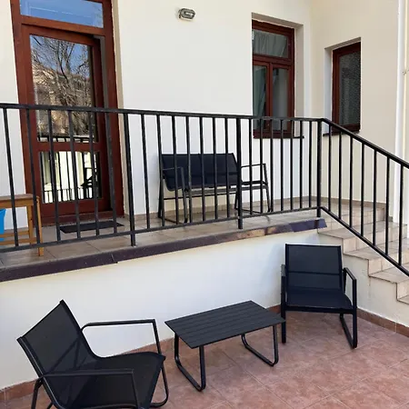 Cosy With Terrace Near Florenc プラハ