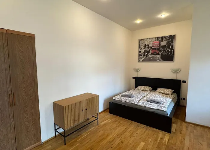Cosy With Terrace Near Florenc Apartment